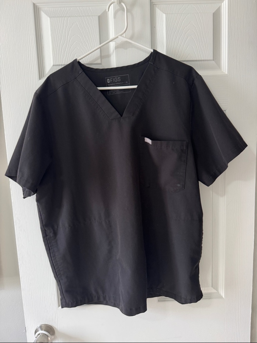 Figs Men’s Black V-Neck Short Sleeve Scrub Top